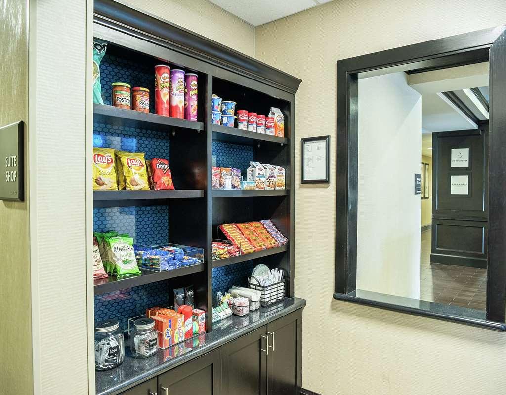 Hampton Inn & Suites Bay City Restaurant photo